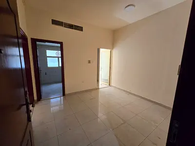 ارخص شقة غرفة وصالة مع بلكونة للإيجار في النباعة مساحة كبيرة وباركن مجاني تكيف وغاز مركزي سهل الوصول الي دبي وعجمان