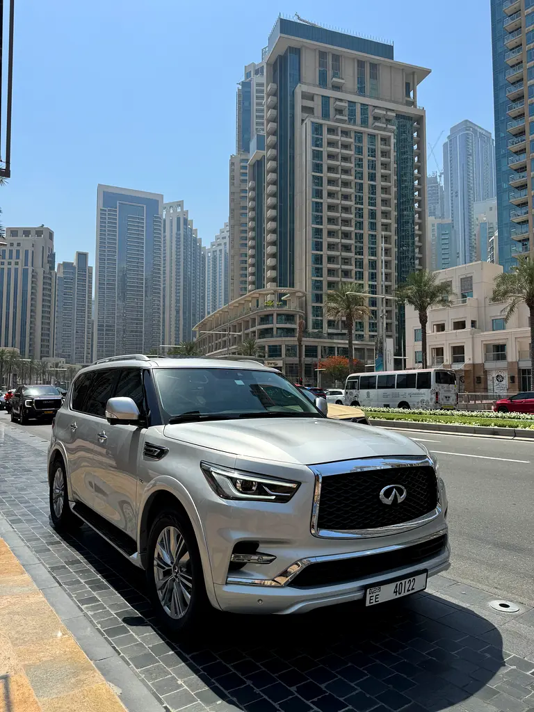 Infiniti QX80 2020 — photo 1 of 20