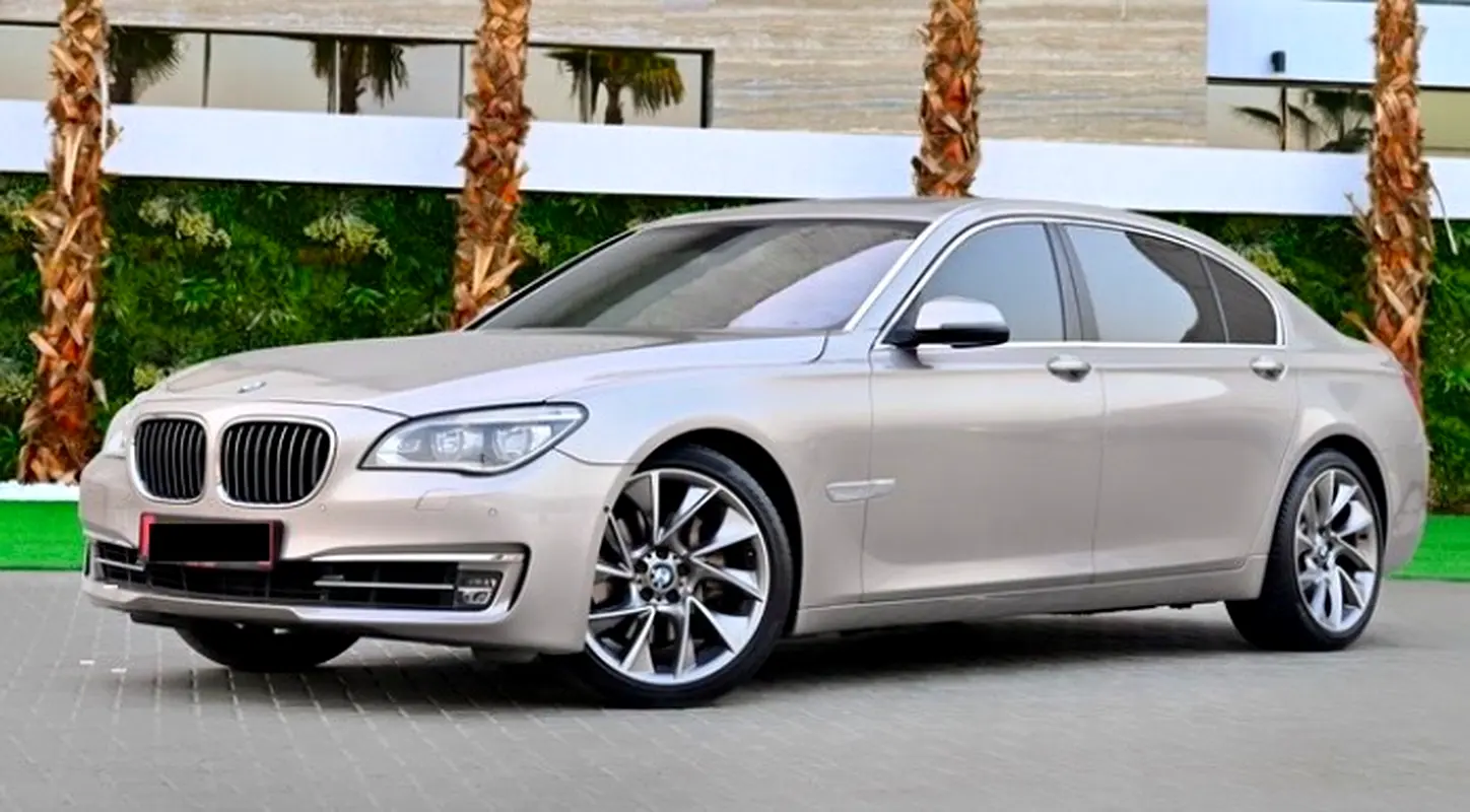 BMW 7-Series 2015 — photo 1 of 13