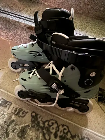 Oxelo Skate + helmet for female + protection
