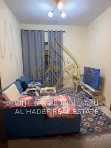 التملك الحر لجميع الجنسيات، وتعد فرصة ممتازة للسكن أو الاستثمار. الشقة مؤجرة حالياً بعقد سنوي، مما يوفر عائداً استثمارياً مباشراً للمشتري من تاريخ الت
