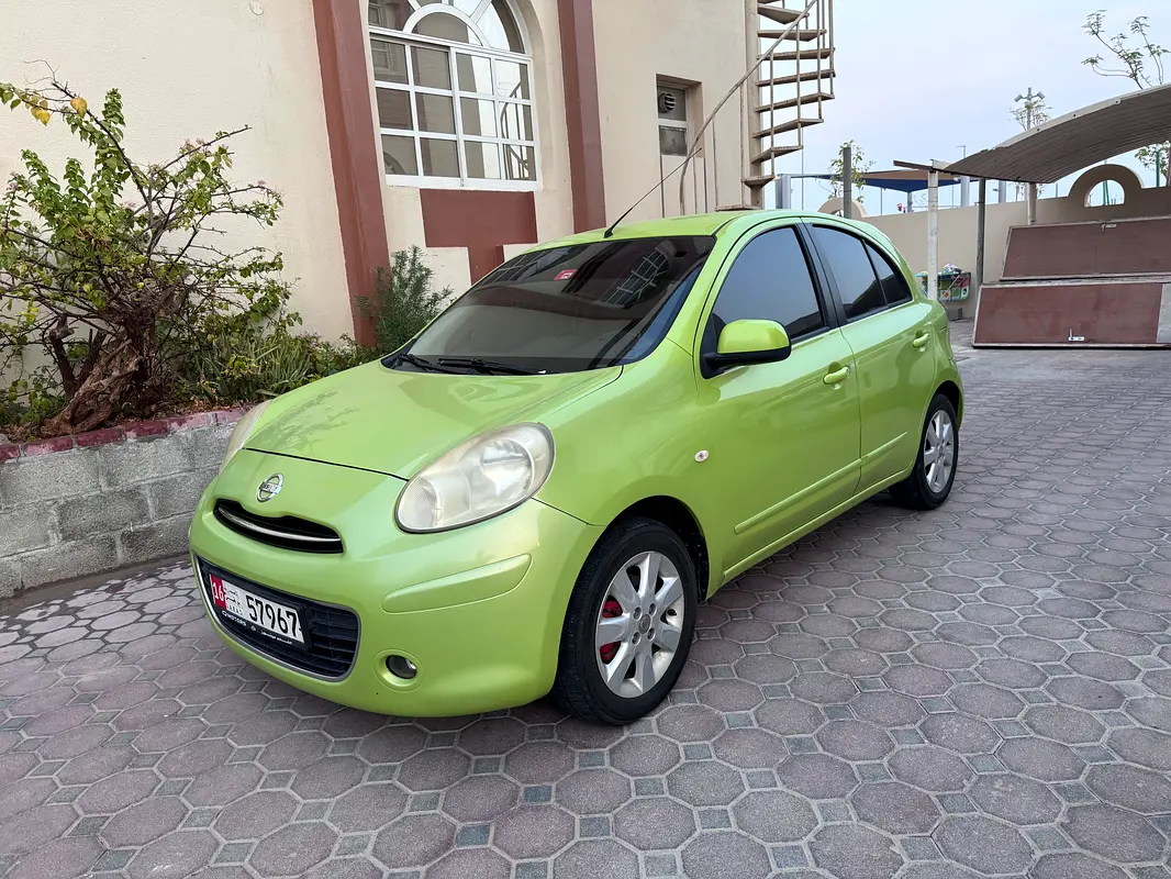 Nissan Micra 2012 — photo 1 of 5