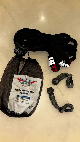 AOR Kinetic Recovery Rope 11,000 kg with Soft Shackles (NEVER USED)