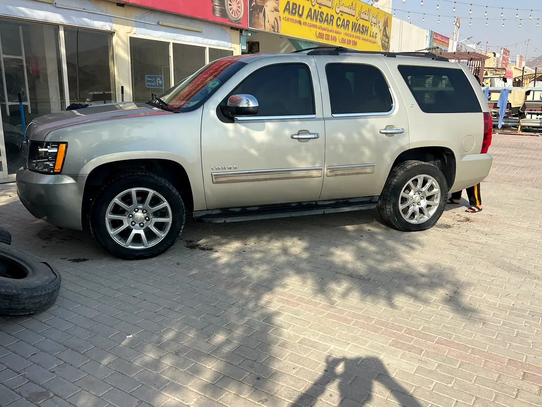 Chevrolet Tahoe 2013 — photo 1 of 5