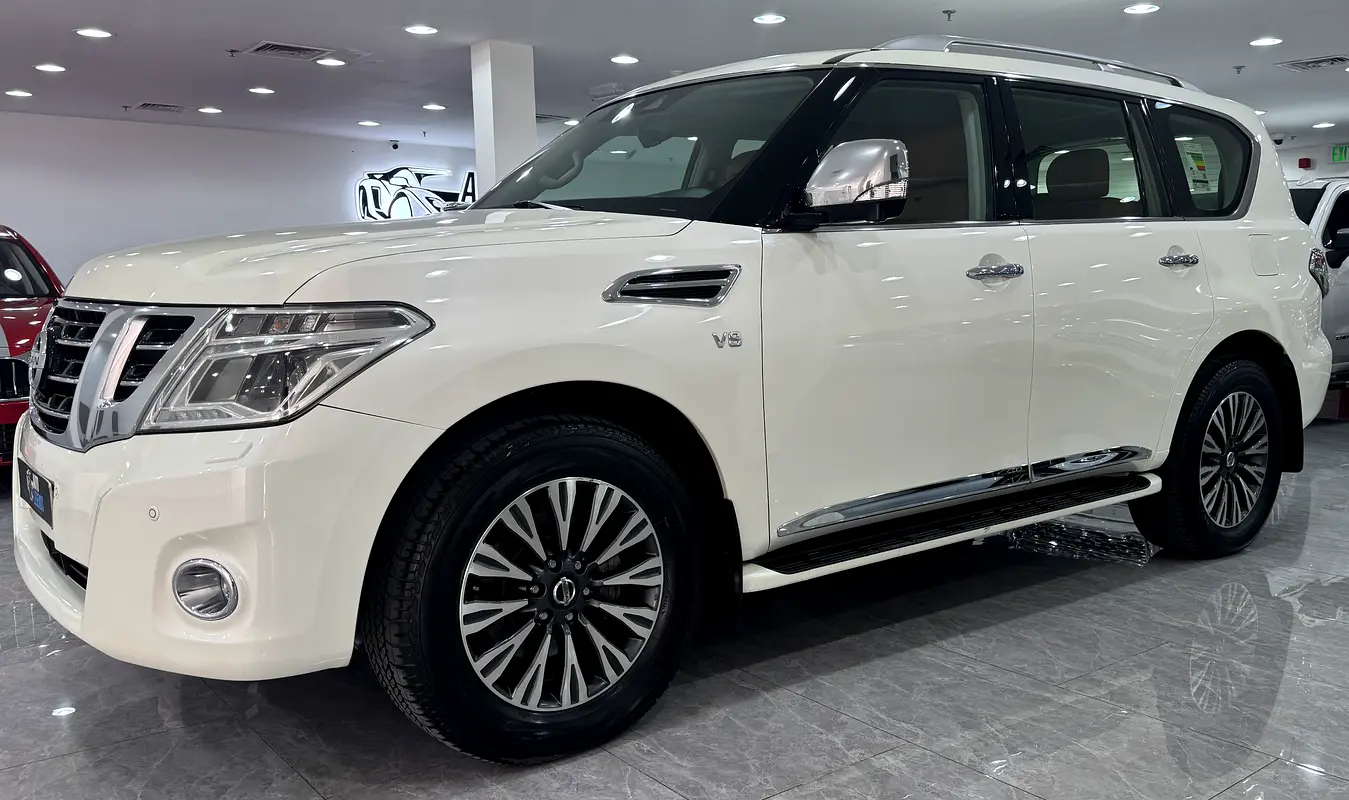 Nissan Patrol 2019 — photo 1 of 14