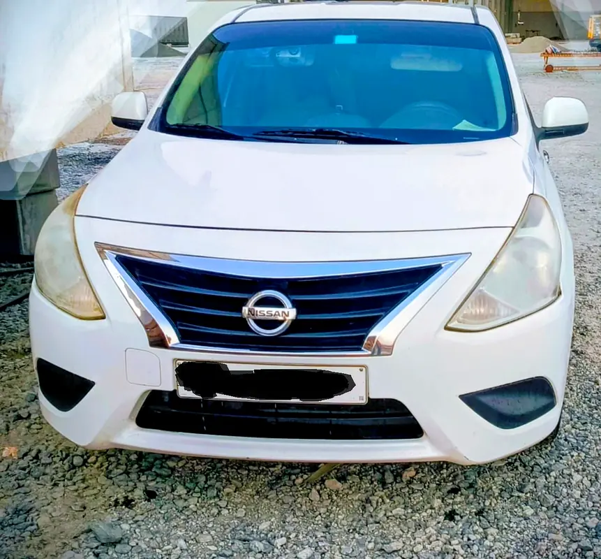 Nissan Sunny 2018 — photo 1 of 7