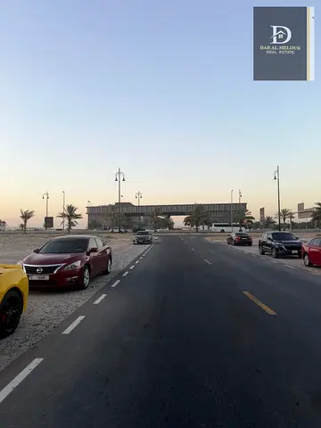 🛑 للبيع في الشارقه منطقة مويلح ( على شارع المطار ) تملك حر للعرب بسعر لقطه