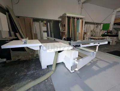 SLIDING TABLE PANEL SAW