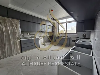 تتشرف شركة الهادف للعقارات بتقديم هذه الأيقونة المعمارية الجديدة كلياً، فيلا ذكية صُممت بأعلى معايير الجودة لتناسب النخبة الباحثة عن الرفاهية والهدوء