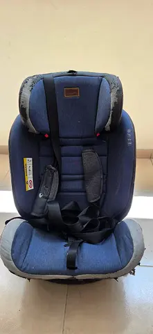 Used infant car seat (rear-facing) with ISOFIX base