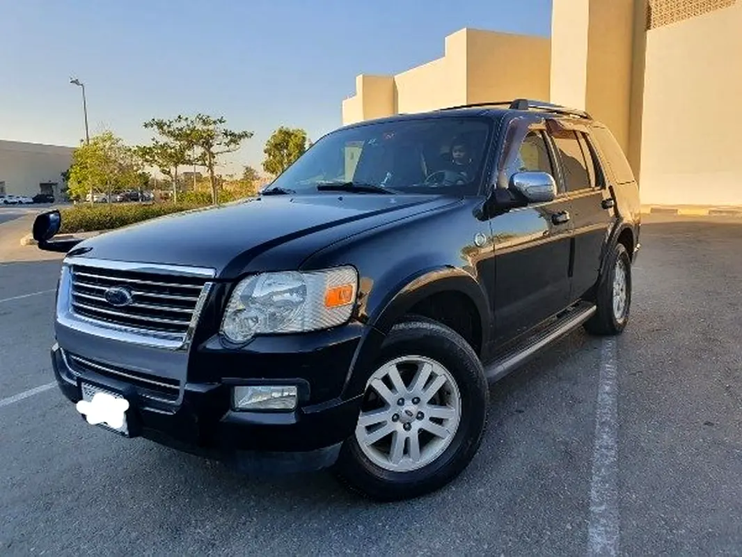 Ford Explorer 2010 — photo 1 of 6