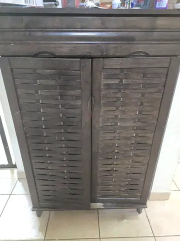 Dark Wood shoes Cabinet with Woven Design Doors