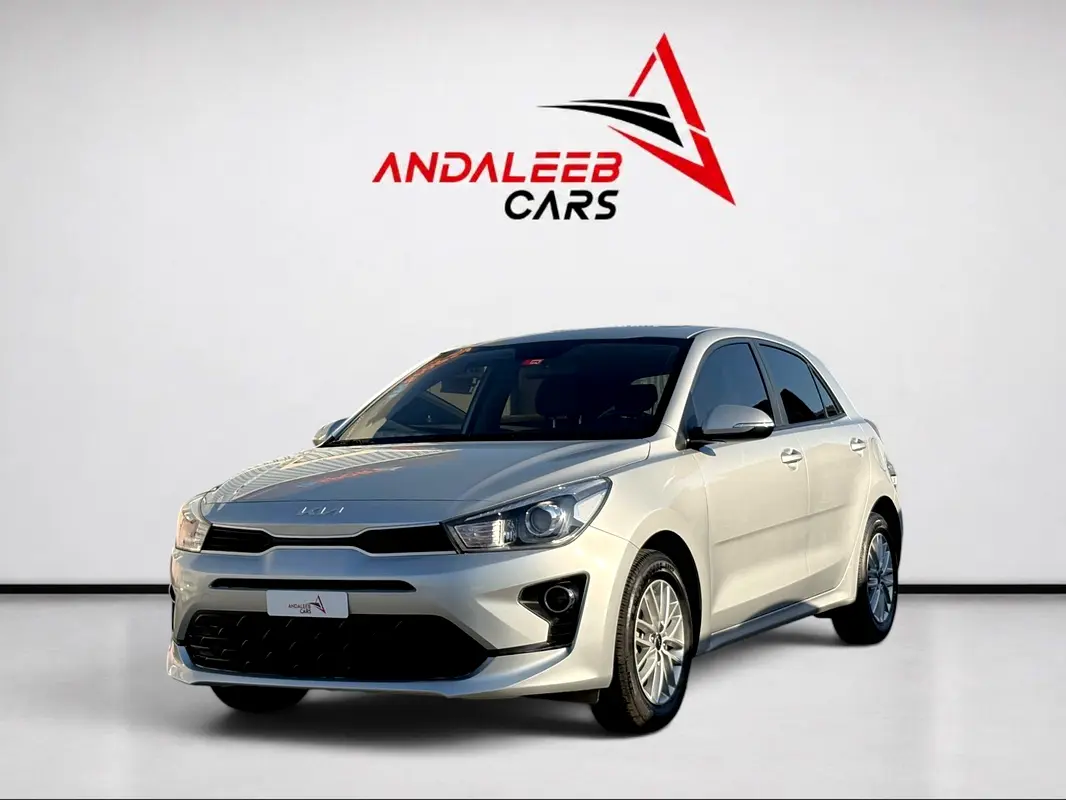 Kia Rio 2022 — photo 1 of 20