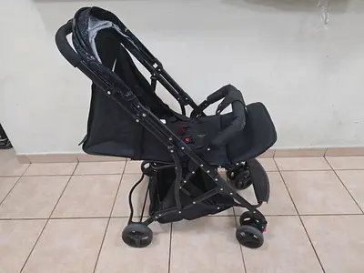 Black lightweight foldable baby stroller