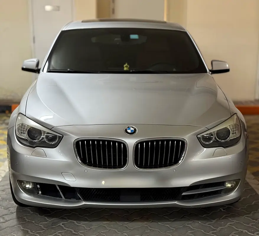 BMW 5-Series 2011 — photo 1 of 14