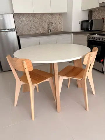 Round Coffee Table with Wooden Legs - White Top (120 cm)  2 chairs