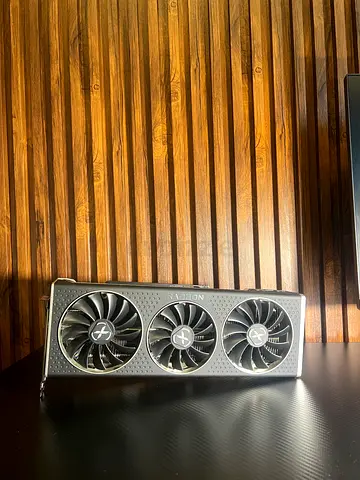 XFX QICK RX 6800 (4060 Ti equivalent) 16GB - Like New Condition
