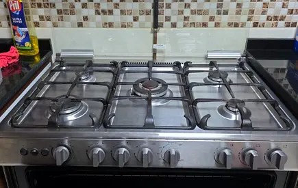 Stainless Steel 5-Burner Gas Cooker with Oven - Good Working Condition (Media Brand)