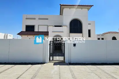 Plot 11,200 sqft | Closed Kitchen | Corner Unit