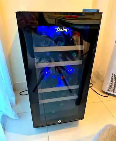 Terim black look wine cooler fridge like new condition