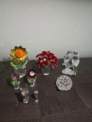 Collection of Swarovski Crystals - comes with box + certificate (message for individual prices)