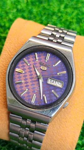 Seiko 5 Automatic Stainless Steel Watch — Day/Date, Purple Pattern Dial(Used)