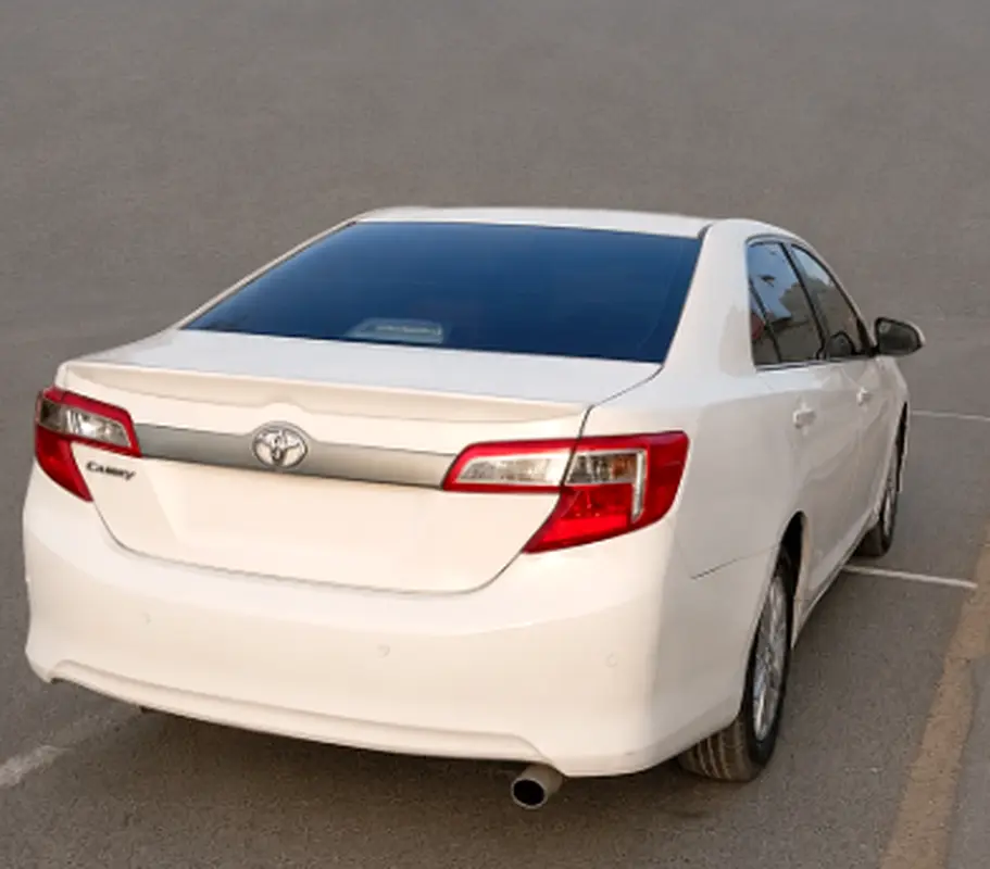 Toyota Camry 2014 — photo 1 of 5