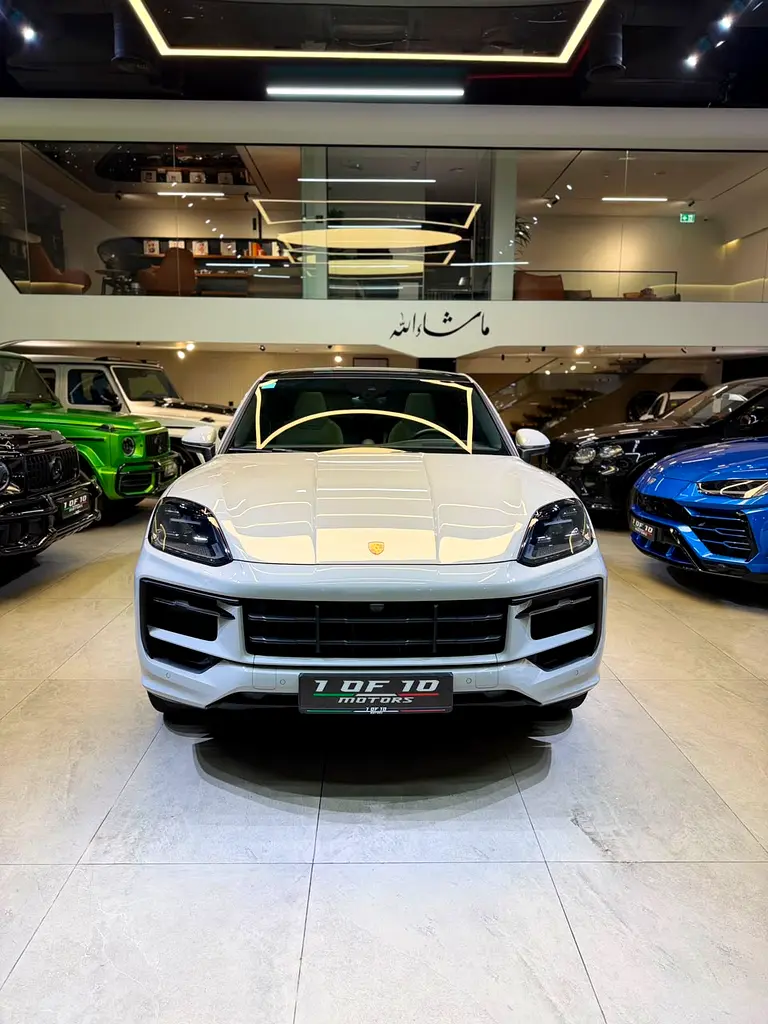 Porsche Cayenne 2025 — photo 1 of 18