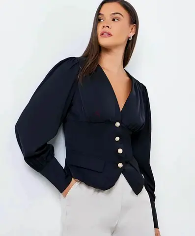 Styli Solid Buttoned Balloon Sleeve Top