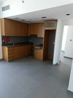 Room and lounge with 2 bathrooms, swimming pool, gym and parking
