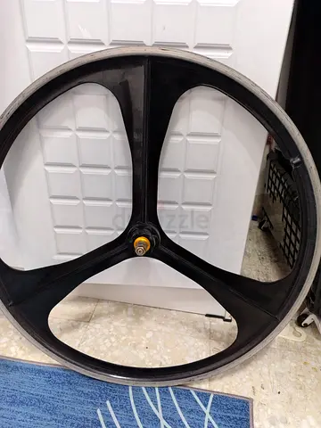 Giant 700c alloy front wheel