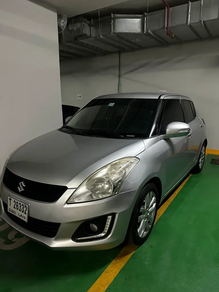 Suzuki Swift 2015 — photo 1 of 8