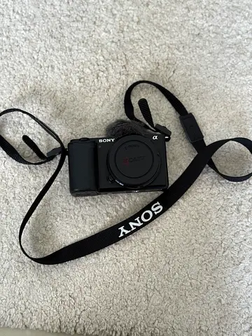Sony Zv E10 with bag, and Sony stand  - Good Condition, with 16-50mm and 50 mm lens