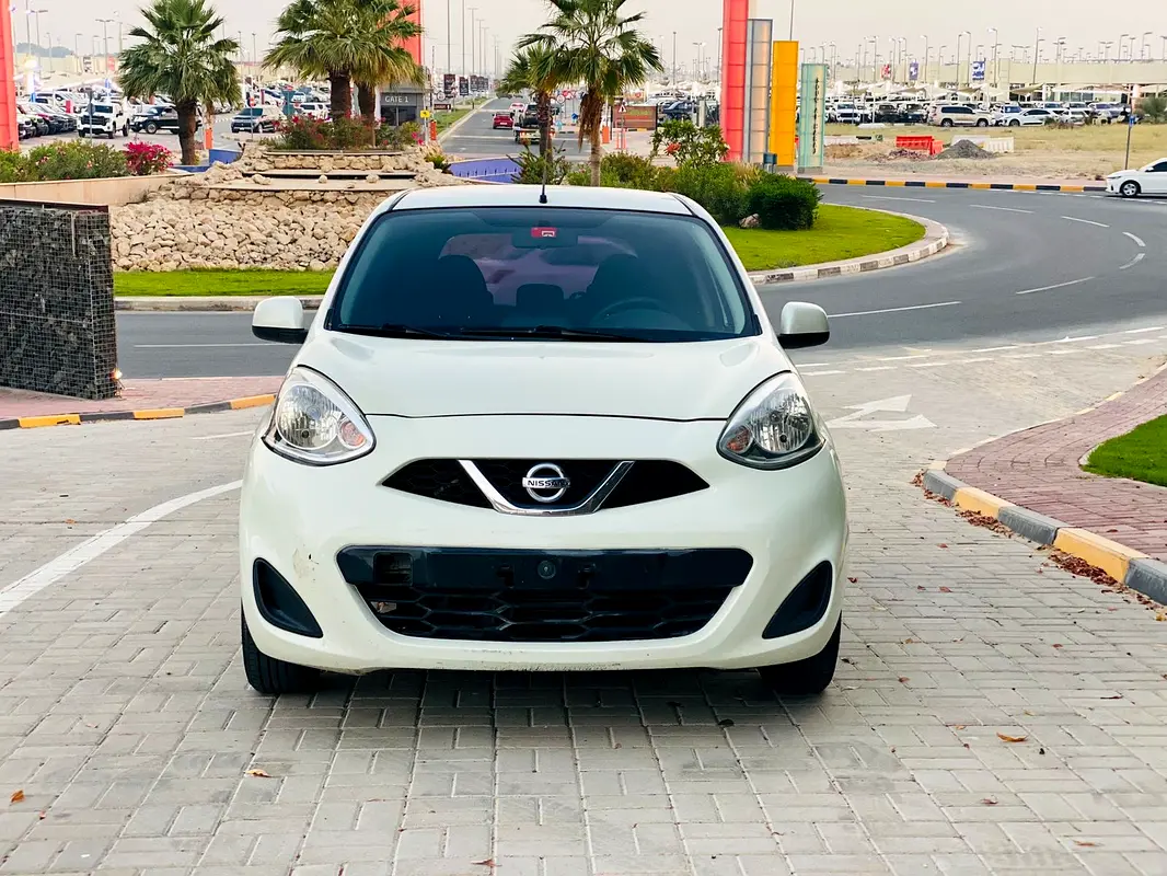Nissan Micra 2020 — photo 1 of 10