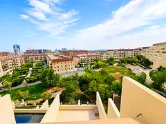 VACANT | SPACIOUS | GARDEN VIEWS