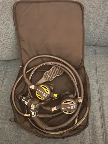 Atomic diving regulator