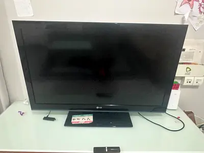 LG 32-inch LED TV in good working condition
