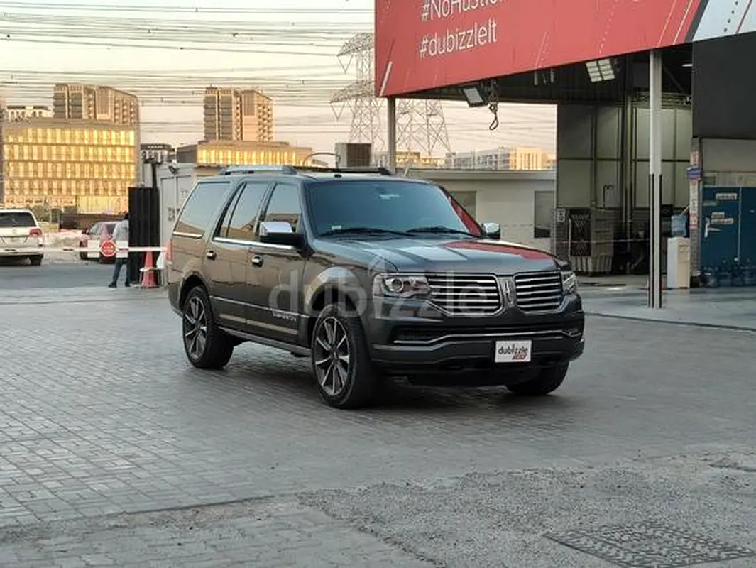 Lincoln Navigator 2017 — photo 1 of 15