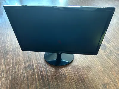 Samsung 22-inch LED monitor