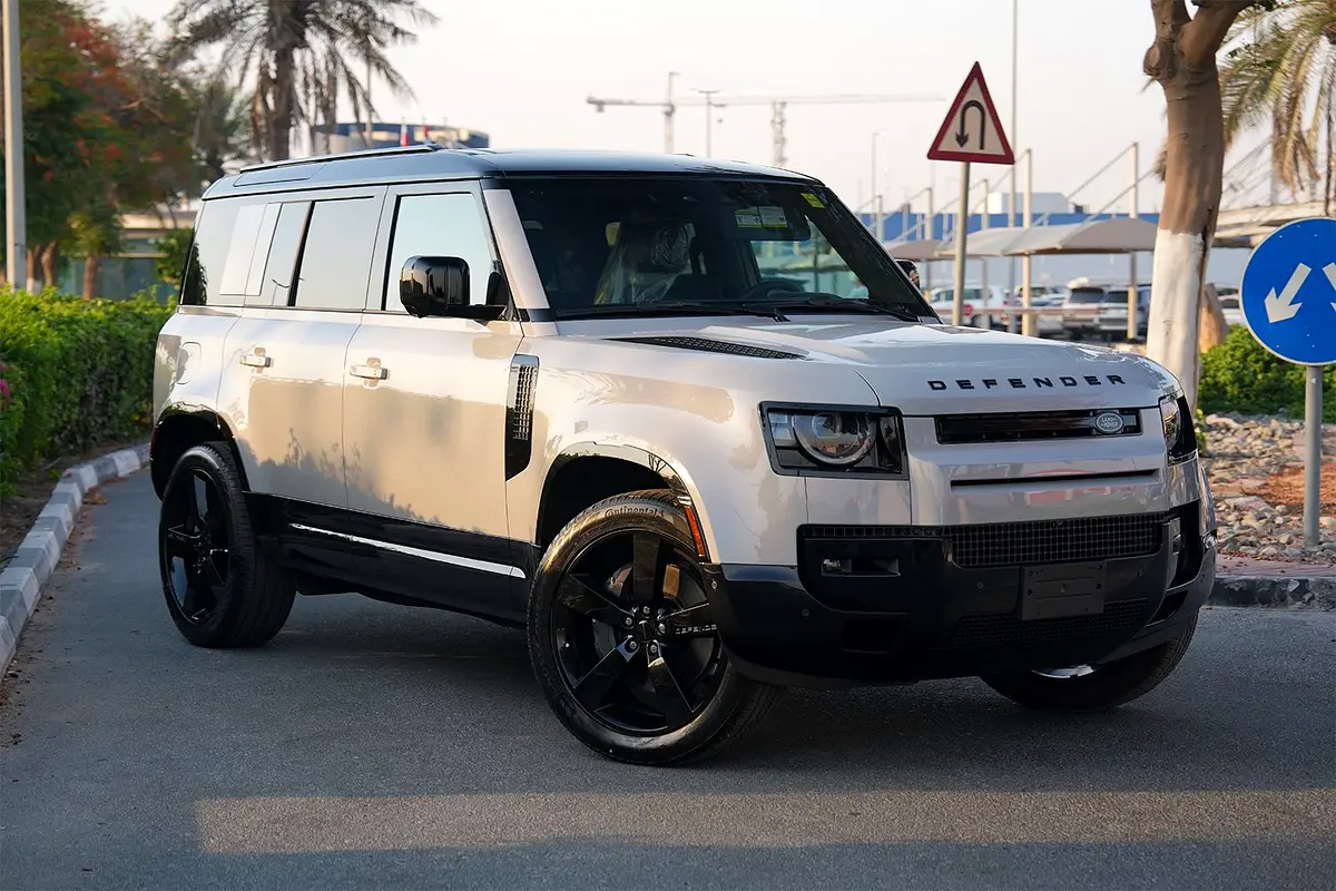 Land Rover Defender 2026 — photo 1 of 20