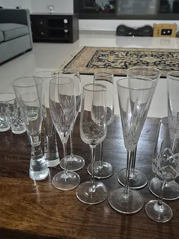 10 Champagne Glasses