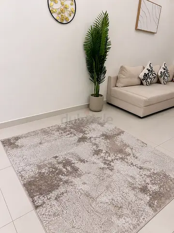 Neutral Abstract Modern Rug - Beige/Grey, Excellent Condition