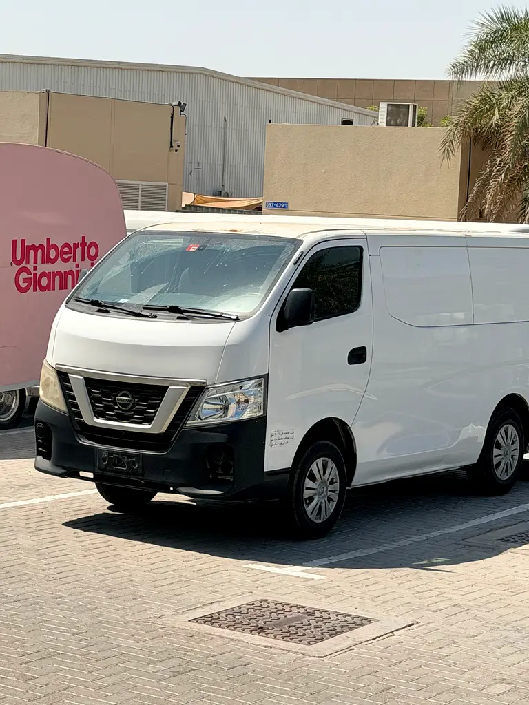Nissan Urvan 2019 — photo 1 of 1