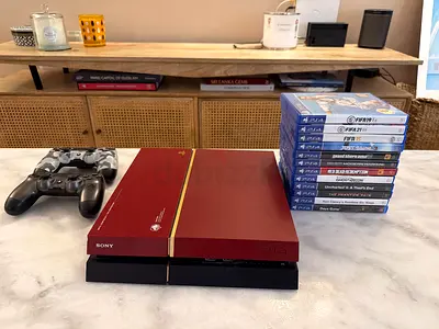 PlayStation 4 Slim Metal Gear Solid Edition + 12 games