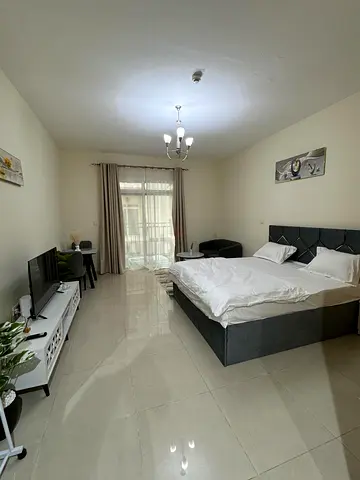 Female roommate needed in jvc