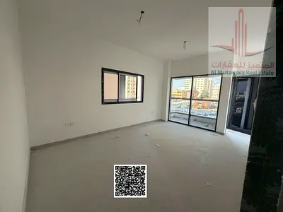 من المالك مباشربناية جديدة اول ساكن سكنى تجارى للبيع بمنطقة الجرف الصناعية 2 مساحة13444قدم تصريح ارضى+1متوقع الدخل1065000مطلوب11مليون درهم ...........