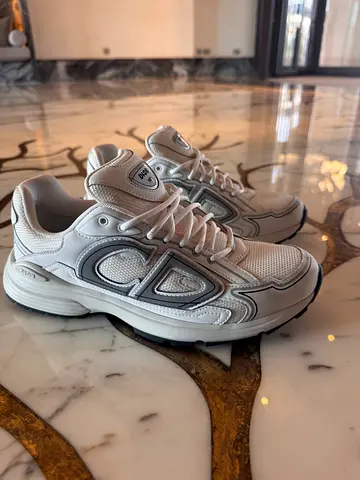 Authentic Dior B30 Sneakers Size 42 1/2 – Box  Receipt Included (Pre-owned)