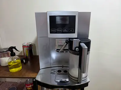 DeLonghi bean to cup Perfecta Cappuccino Touch ESAM5600 + Step Down Converter combo