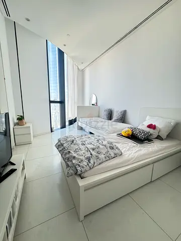 Luxury Master Bedroom for Rent – Ladies O