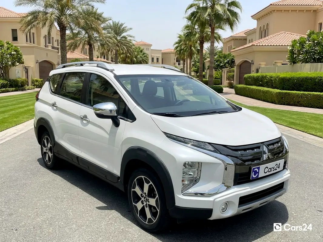 Mitsubishi Xpander Cross 2023 — photo 1 of 13